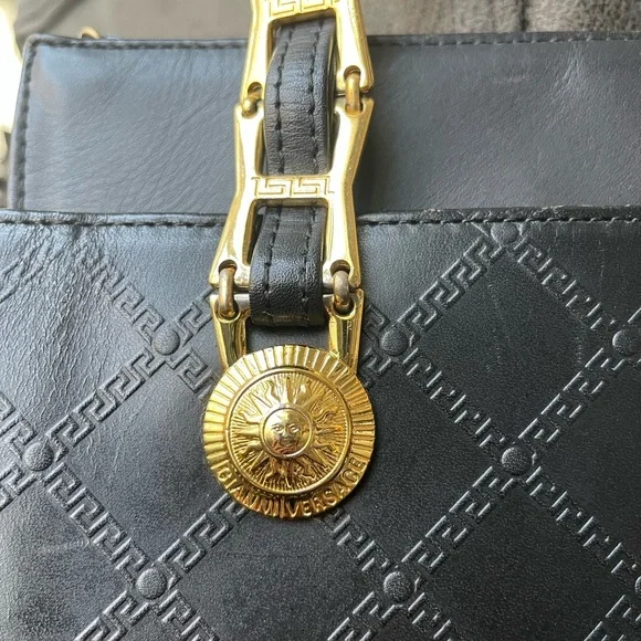 Gianni Versace Vintage Sunburst Greca Satchel 1990s w/ Medusa hardware - Picture 5 of 13